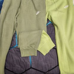 Men's Medium Nike Joggers