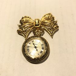 Vintage Gold tone Bow Watch Brooch  Needs Battery 