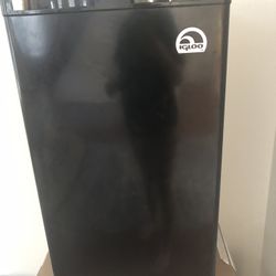 Igloo Mini Fridge 