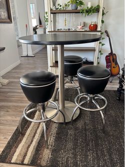 Pub Table 4 Stools