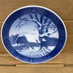 1952 Royal Copenhagen Christmas Winter plate Denmark LIKE NEW 7”  On the front of the plate very near the center is a spec you can feel. Very small sp