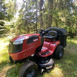 FS: Craftsman LT2000 Mower Riding Lawnmower w/  Bagger System