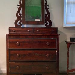 Antiques dresser