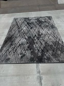 7’ 10” x 10’ rug