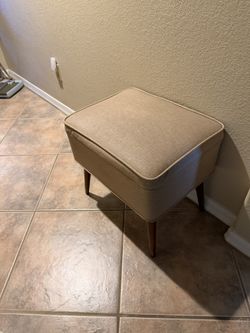 Classic Vintage Mid Century Footstool / Bench Seat/ Ottoman With Storage 