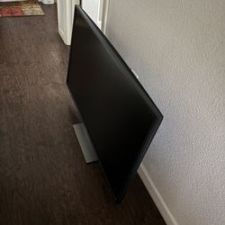 Dell Ultra HD (UHD) IPS Monitor 43” 4K - P4317Q READ DESCRIPTION NO BOX 📦!! PICK UP ONLY NO TRADE 👉FIRM ON PRICE👈 💲275 ONLY CASH 💵 