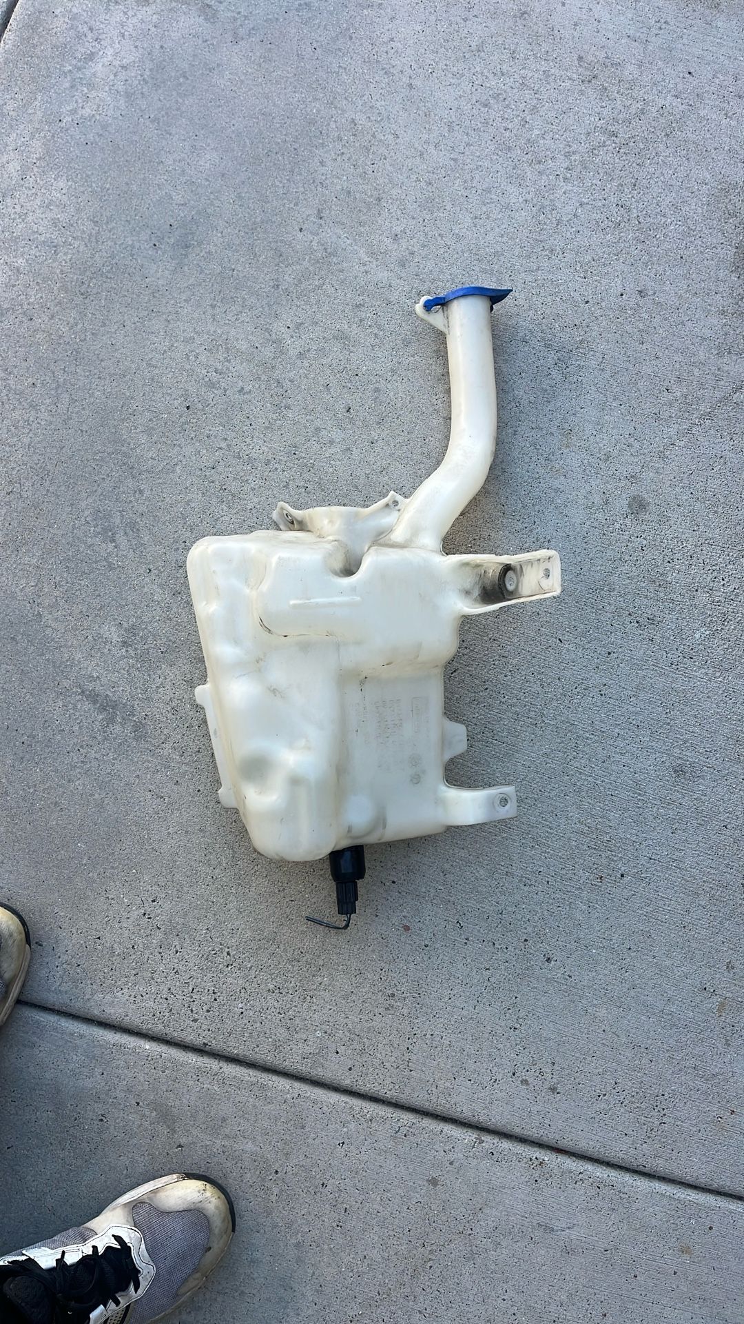 2013 Ford Fusion Windshield Washer Reservoir