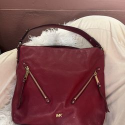 Michael Kors Evie Large Pebbled Leather Shoulder Bag in scarlet red