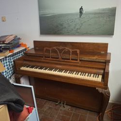 Free winter piano