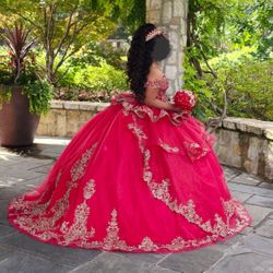 Quinceañera Dress And Accessories. 