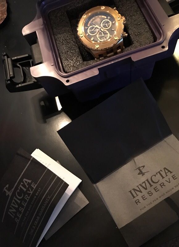 Invicta 14470 top