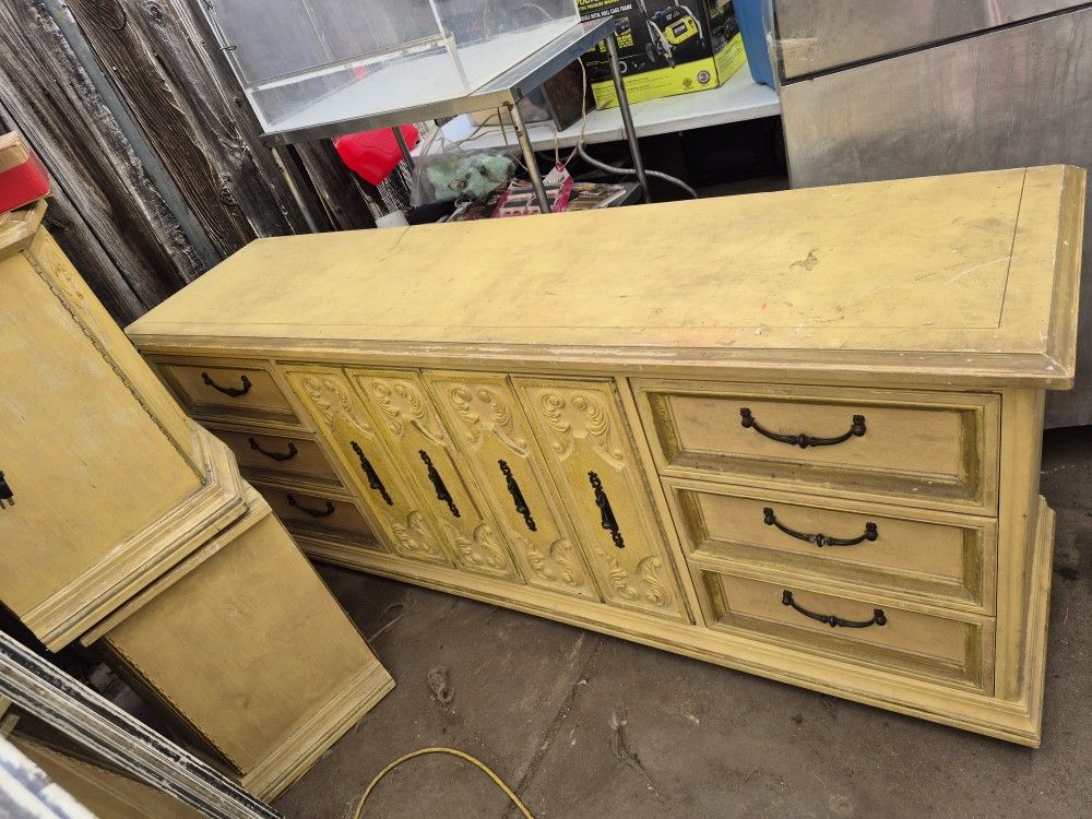 French dresser with Night stands