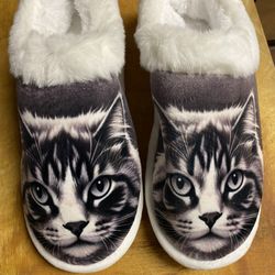 Woman’s Cat Slippers New