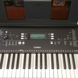 Yamaha Keyboard PSR E373