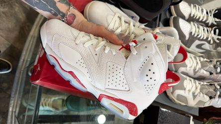 Jordan 6 Red Oreo Size 9