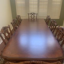 American Chippendale Style Mahogany Dinning Table W/  6 Chairs & 2 Armchairs 