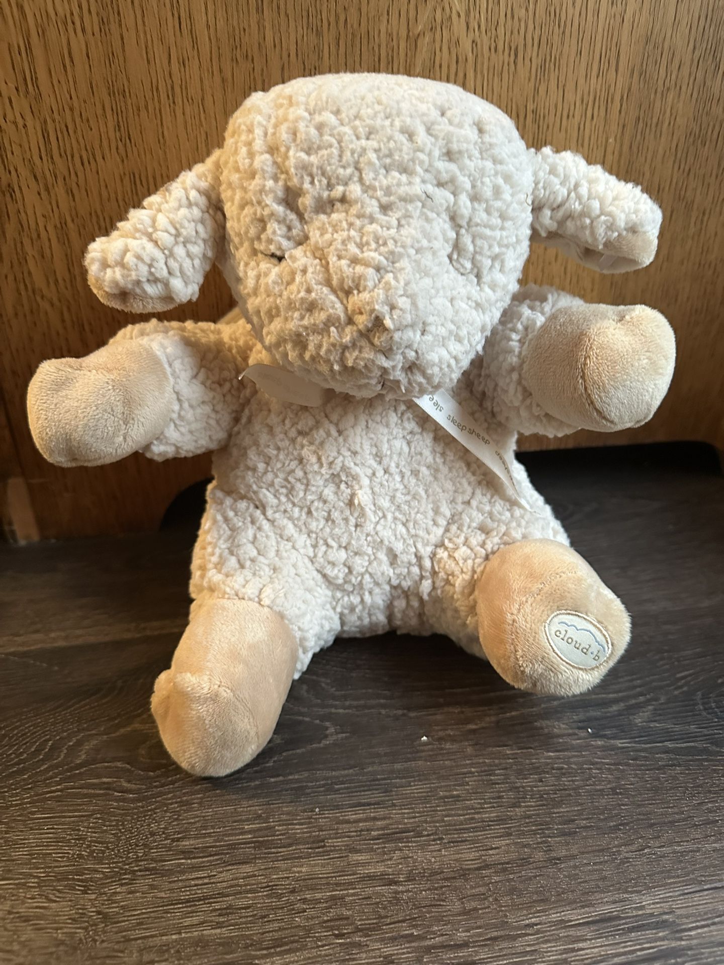 Cloud b Sleep Sheep Sound Soother, White Noise Sound Machine Heart Ocean Whale