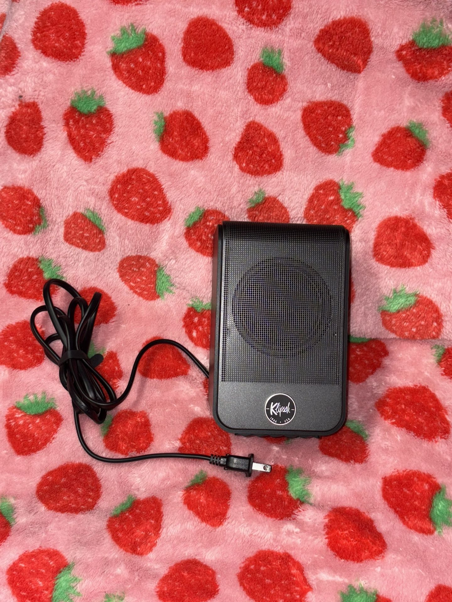 Klipsch Wired Compact Speaker – Great Sound, Works Perfectly