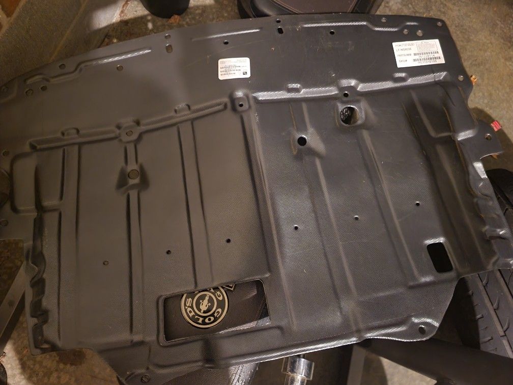 G35 Seden Engine Cover Splash Shield