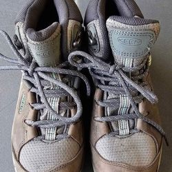 Keen Women's Hiking Boots (size 6.5)