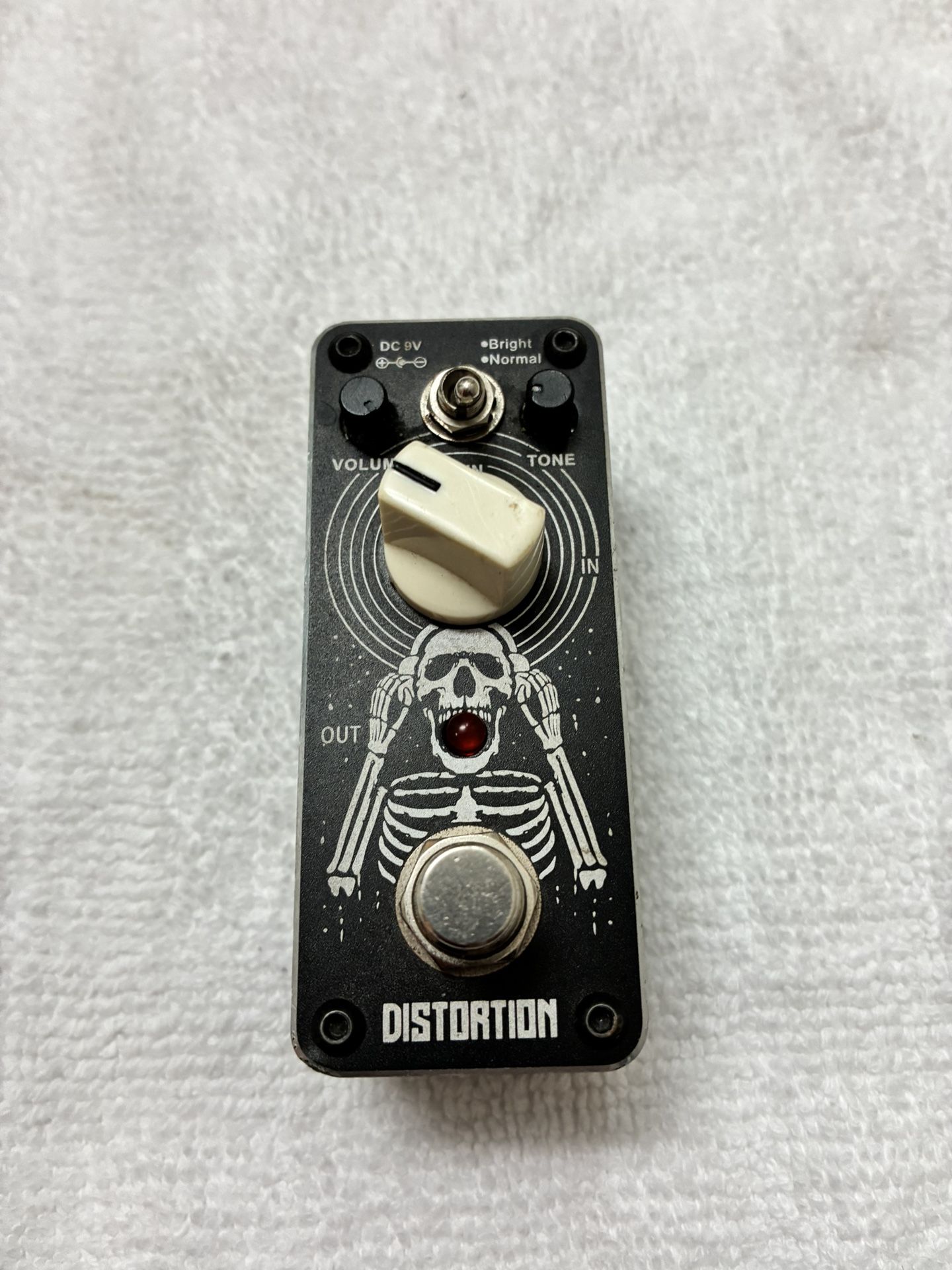 Soundery Distortion Pedal For Electric Guitars