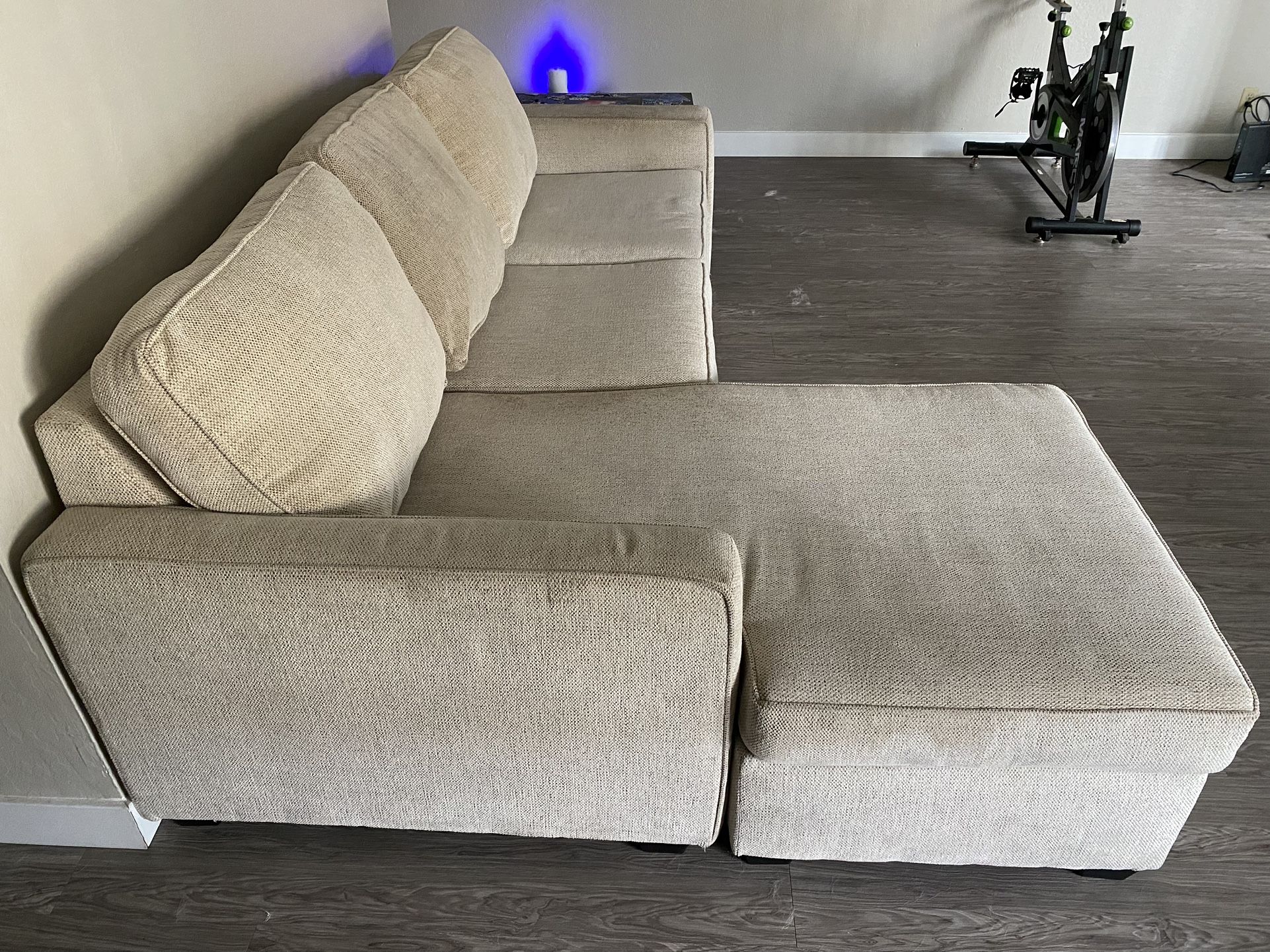 Dinah Bone Sofa W/Reversible Chaise