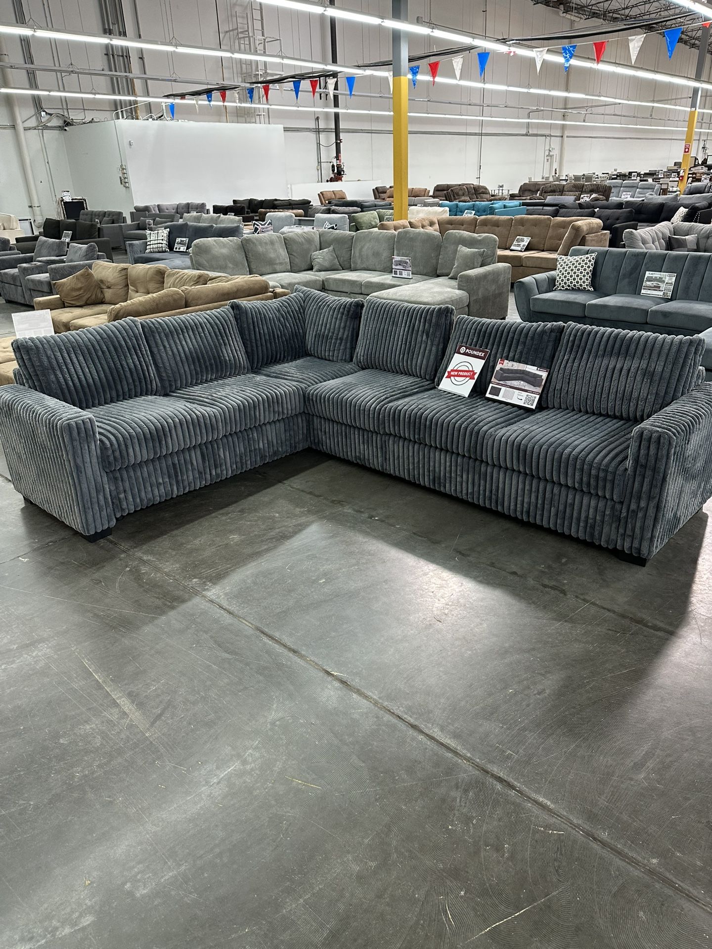 4-Piece Sectional Set One-Arm Loveseat x 2 + Corner Wedge + Armless Chair Color: Dark Gray. Sofa Seccional De 4 Piezas Color Gris