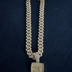 Golden Plated Cuban Chain With Echo En Mexico Pendant