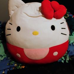 Giant Hello Kitty Squishmellow 