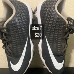 baseball cleats size 7