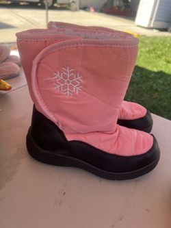 Snow Boots Size 4