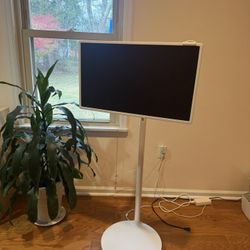 LG StanbyME 27 Inch Rollable Smart Touch Screen TV