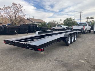 Sky Trailers Toy Hauler Trailer 8.5X32 Light Duty