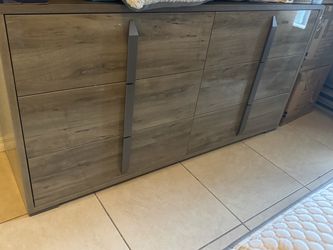 Queen bedroom set