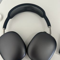 AirPod Maxes