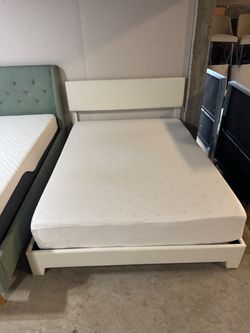 Full size bed