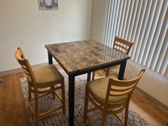 Dining table set