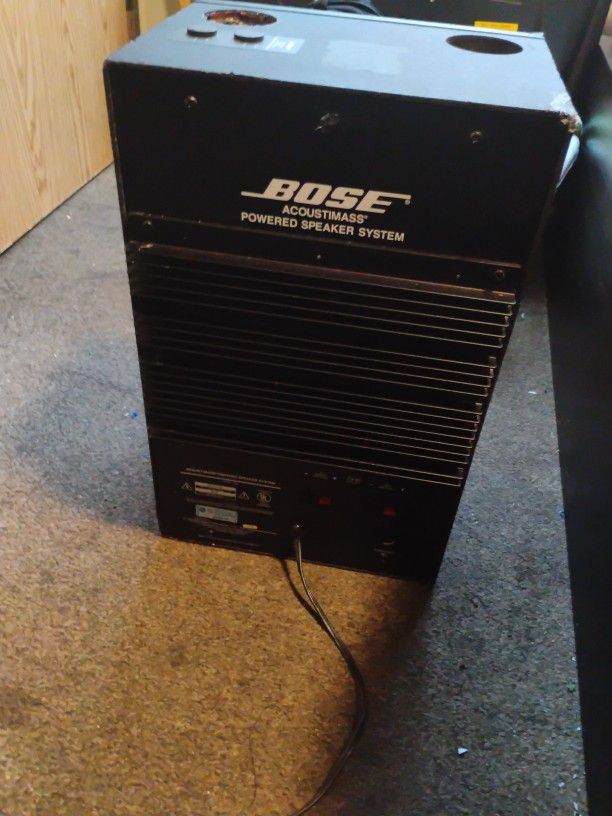 Bose Acoustimass Powered Speaker System