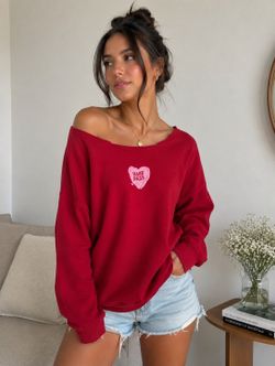 Wild Fable Hard Pass Graphic Sweatshirt Women’s Medium Red Off-the-Shoulder Pull