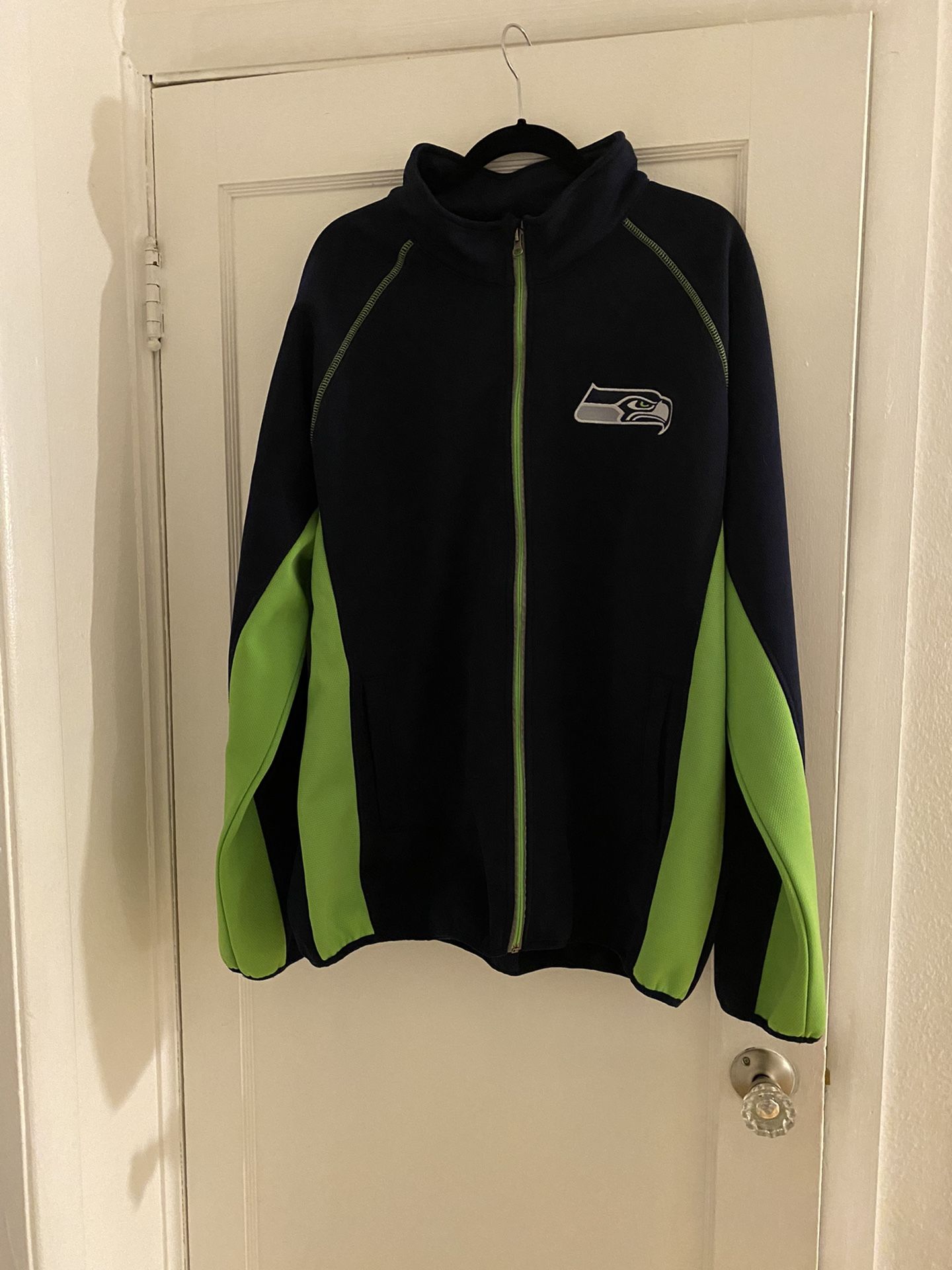 Mens NFL Fleece Lined XXL Seahawks Jacket for Sale in Tacoma, WA - OfferUp