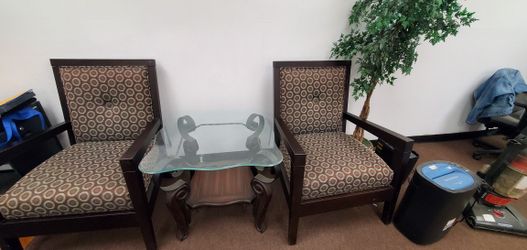 2 Chairs & Coffee Table