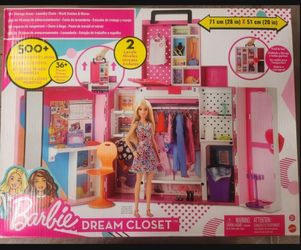  Clóset de Ensueño Barbie – 2 Niveles, ¡36+ piezas y 500+ combinaciones de ropa!
💖 ¡En excelentes condiciones, como nuevo!
Incluye 1 muñeca Barbie, 5