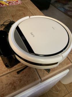 Robot Vacuum Cleaner With Remote Control..