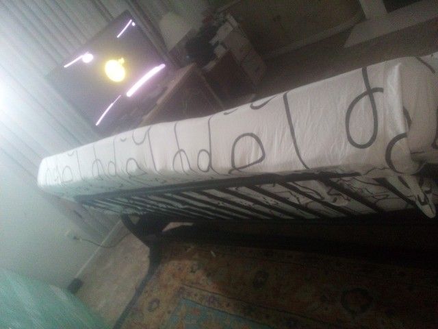 Queen Sized Futon Bed Sofa