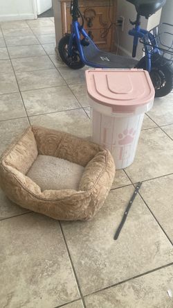 Salk dog bed,leash and food container