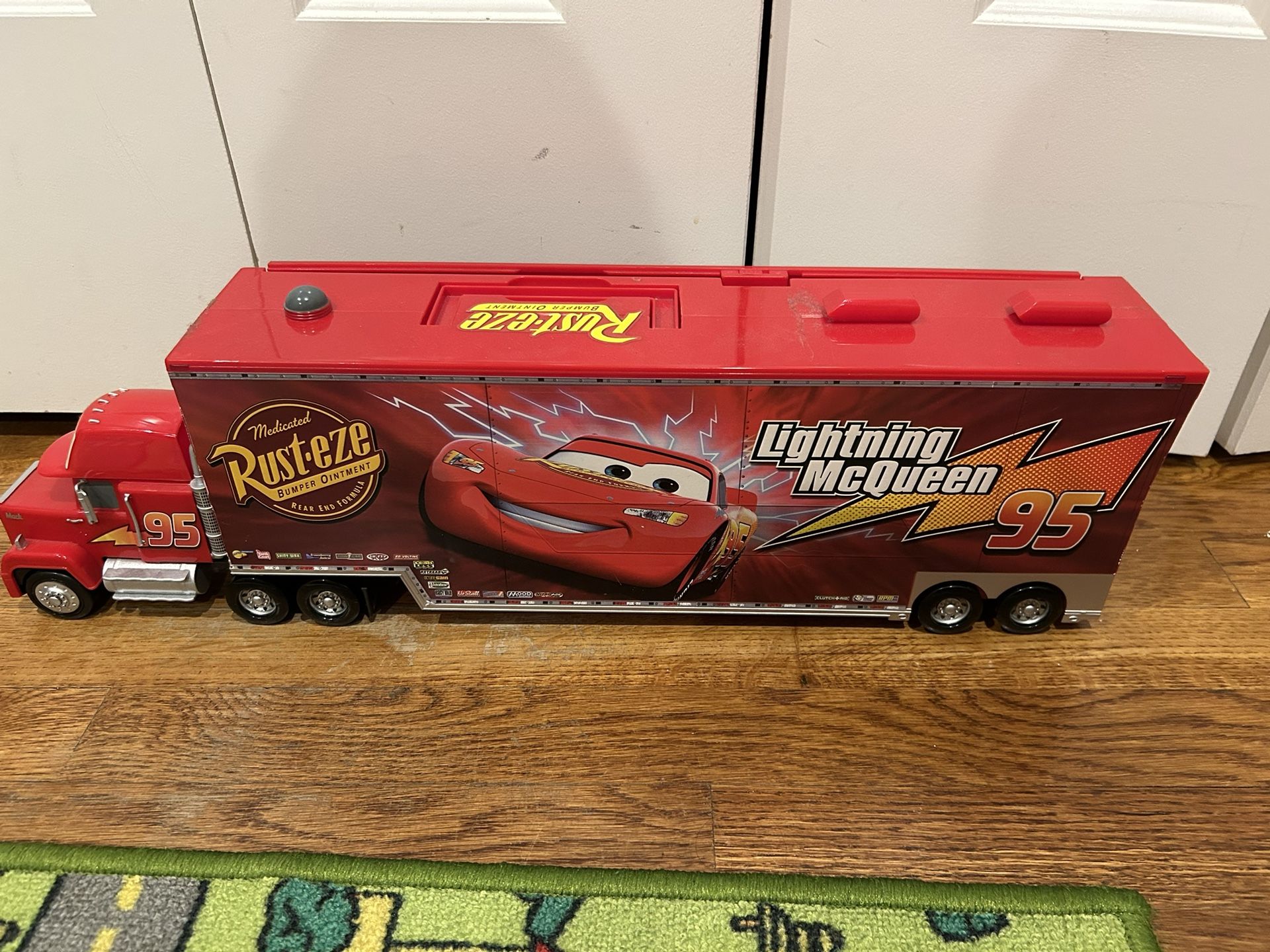 LIGHTNING MCQUEEN TALKING Red Truck