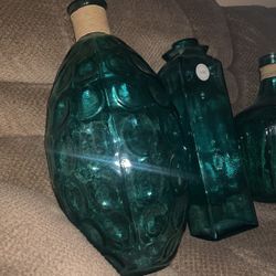 Selling Green Vases