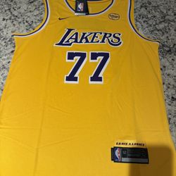 Los Angeles Lakers Jersey  #77