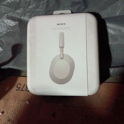 Sony WH-1000XM5 New And Unopened