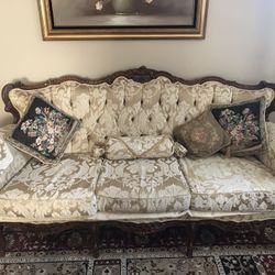 Vintage sofa with (1) chair